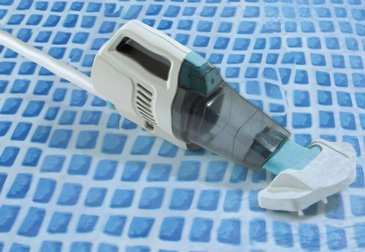 שואב נטען ZR200 מבית INTEX לניקוי לכלוך ואבק מקרקעית ודפנות הבריכה, כולל מוט טלסקופי, דגם 28628 שואב נטען ZR200 מבית INTEX לניקוי לכלוך ואבק מקרקעית ודפנות הבריכה, כולל מוט טלסקופי, דגם 28628