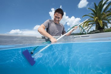 ערכת ניקוי BESTWAY הכוללת ראש שאיבה + רשת שטוחה + מוט, לשמירה על נקיון הבריכה הביתית, דגם 58013 ערכת ניקוי BESTWAY הכוללת ראש שאיבה + רשת שטוחה + מוט, לשמירה על נקיון הבריכה הביתית, דגם 58013